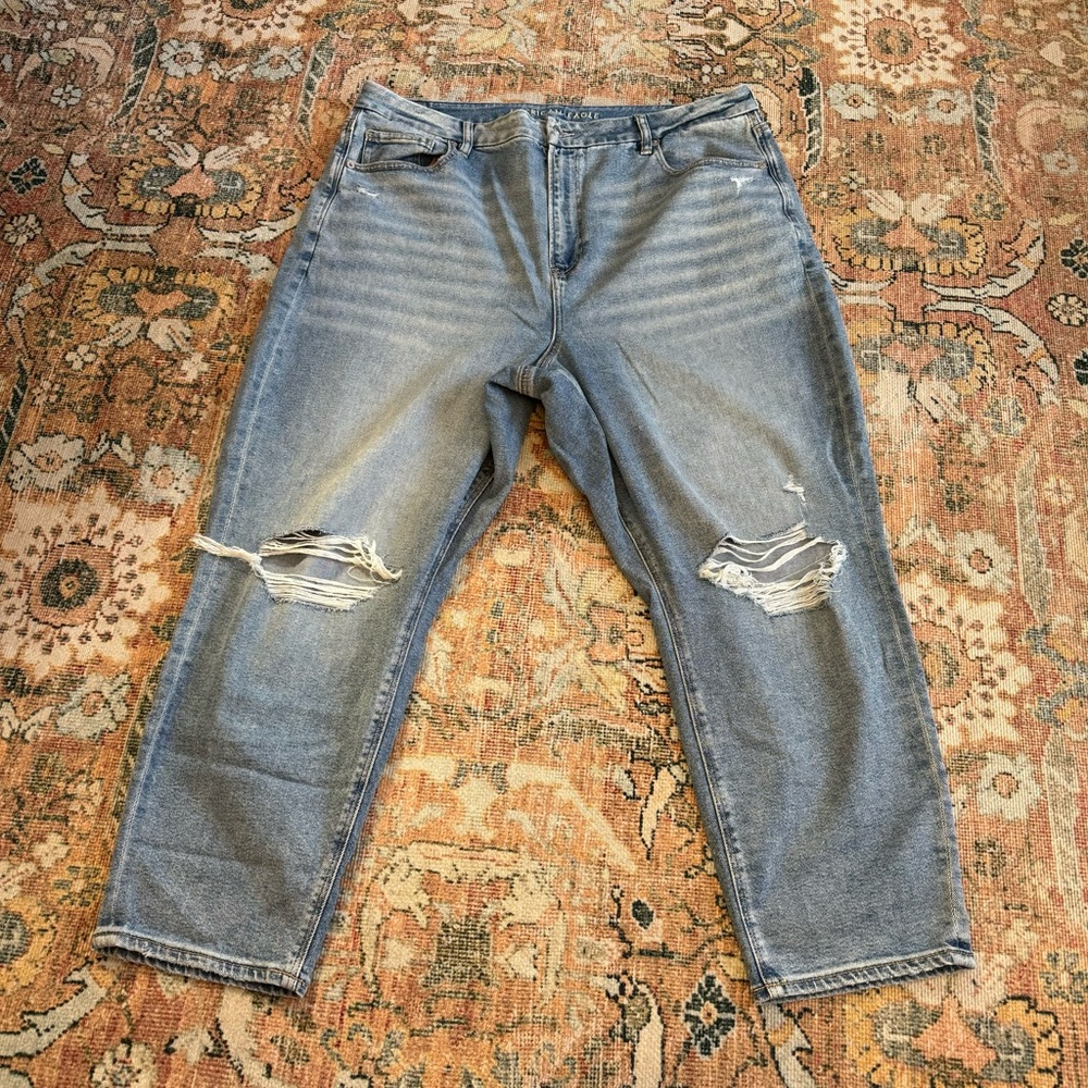 American Eagle Curvy Mom Jean